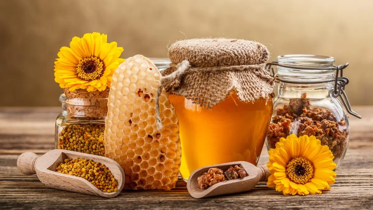 أهمية شرب العسل مع الماء الدافئ يومياً .. تعرفوا عليها الآن