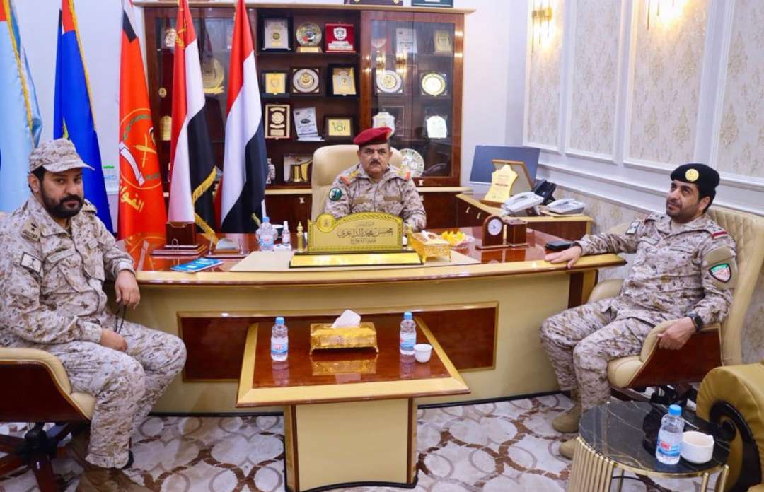 ‏وزير الدفاع يستقبل قائد قوات التحالف في عدن وهذا ماتم مناقشته