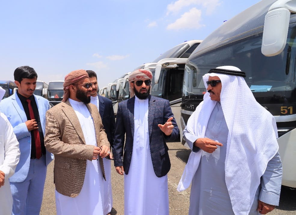 لأول مرة يجرى تشغيلها : وزير الأوقاف يتفقد أسطول باصات نقل حجاج اليمن بين المشاعر المقدسة 